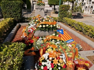 L&#039;acte institucional ha començat amb la tradicional ofrena floral davant la tomba del mestre Pau Casals