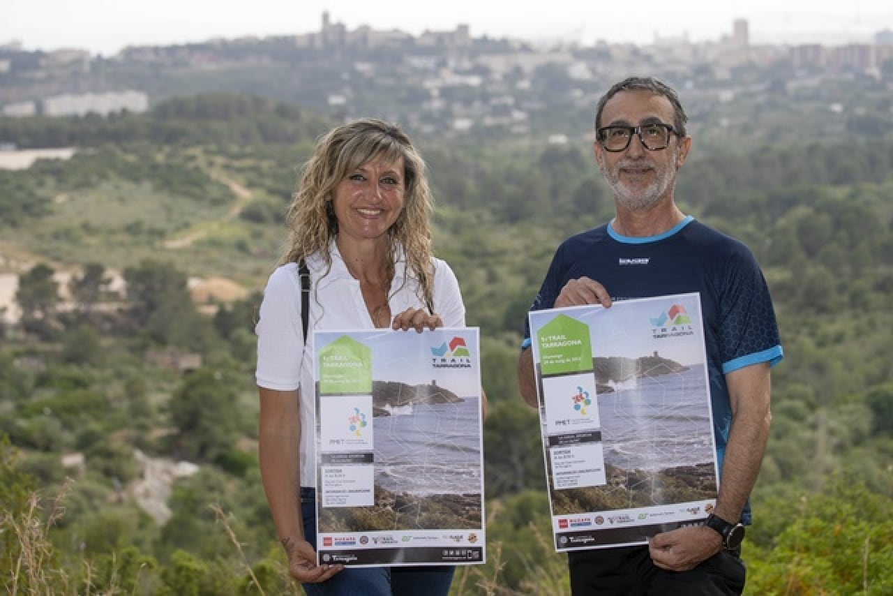 Imatge de la visita al Llorito de la consellera d’Esports, María José López, i el vicepresident del Club Excursionista Trail Tarraco, Juan Blanco