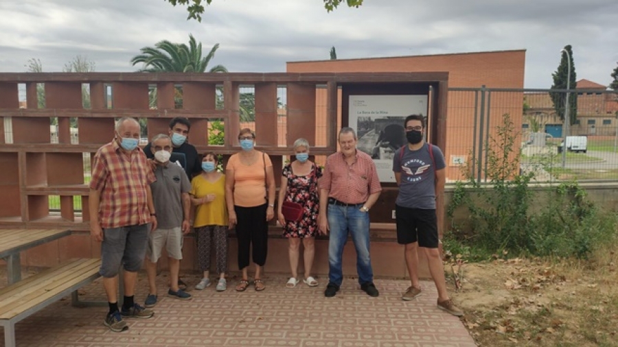 Un grup de persones vinculades a la Casa Misericòrdia de Reus ha participat aquest dimarts al matí en l’activitat &#039;Redescobrim el passeig de la Boca de la Mina&#039; 