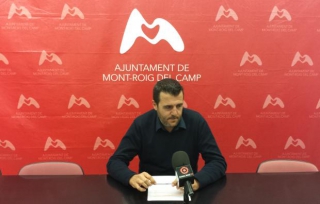 L&#039;alcalde de Mont-roig del Camp, Fran Morancho, durant la roda de premsa de divendres