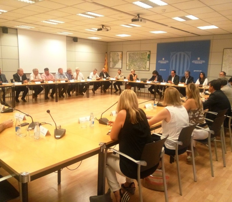 Reunió entre el conseller Josep Rull i els alcaldes del Pacte de Berà i de les Terres de l&#039;Ebre, ahir a la tarda