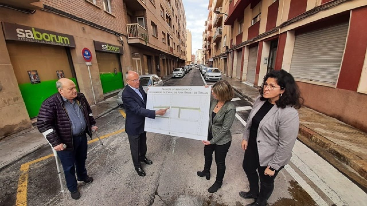 L&#039;alcalde de Reus, Carles Pellicer; la vicealcaldessa, Noemí Llauradó; i la regidoria d&#039;Urbanisme i Mobilitat, Marina Berasategui, van presentar el projecte de reforma dels carrers de Canal, Joan Ramis i Tetuan, al barri del Carrilet