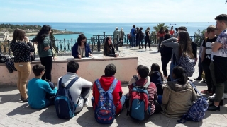 Alumnes de 1r curs de Batxillerat de l’Escola Joan XXIII de Tarragona van seguir dimecres un itinerari químic per la ciutat