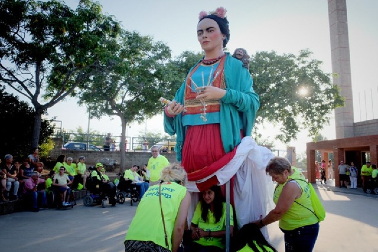 La Geganta Frida de Tarragona celebrarà aquest divendres 9 de setembre el seu quart aniversari i ho farà amb una festa