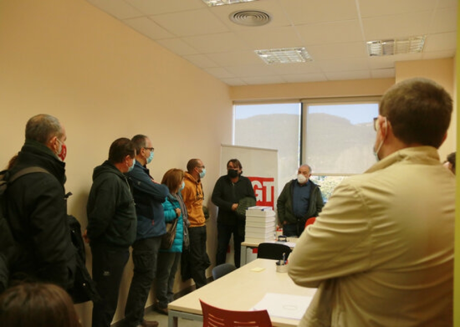 Imatge de la visita al nou espai que el sindicat UGT estrena a l&#039;edifici de Concactiva de Montblanc