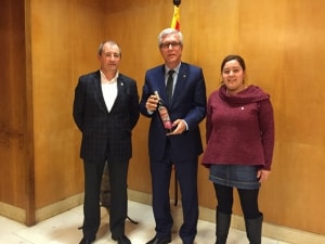 L&#039;alcalde de Tarragona, Josep Fèlix Ballesteros, amb l&#039;alcalde de Falset, Jaume Domènech, i la regidora Maria Jesús Sánchez.