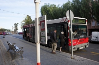 Les parades d&#039;autobusos de l&#039;EMT són un exemple de zones reservades per al transport públic urbà
