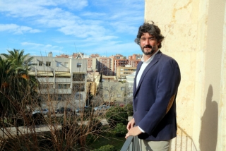 El gerent de la regió sanitària Camp de Tarragona, Ramon Descarrega, en un balcó del seu despatx