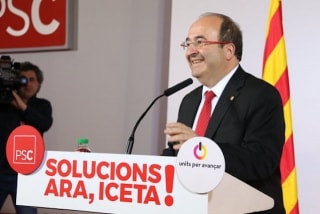 Pla mig del candidat del PSC el 21-D, Miquel Iceta, en roda de premsa a la seu del partit
