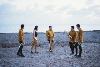 La formació musical KamBrass Quintet, en una imatge promocional