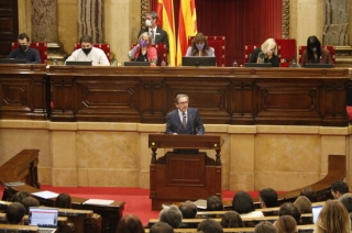 Imatge de l&#039;hemicicle del Parlament durant la intervenció al ple del conseller d&#039;Economia i Hisenda, Jaume Giró, el 22 de novembre de 2021