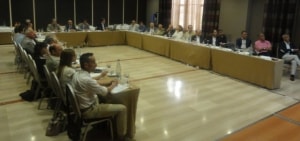 Un moment de la reunió que el Govern va organitzar ahir per informar sobre els detalls del nou pla director del CRT de Vila-seca i Salou.