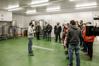 Una cerveseria de l&#039;espai Base Activa s&#039;ha habilitat com a aula taller i com a aula de formació per impartir el curs d&#039;elaboració de cervesa