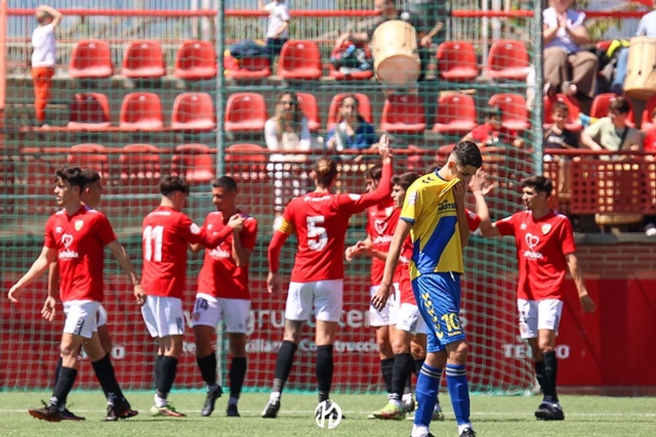 Els jugadors del CF Pobla de Mafumet celebren un dels gols marcats davant de la Guineueta