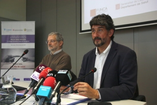 El gerent de la Regió Sanitària Camp de Tarragona, Ramon Descarrega, i director de la FUNCA, Jaume Galceran, durant la presentació de l&#039;estudi