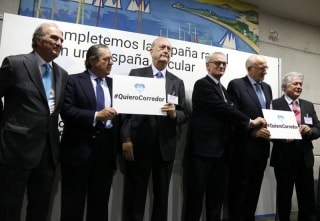 Els empresaris catalans i valencians, ahir al Palau de Fires de Tarragona reivindicant el corredor del mediterrani