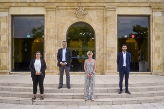 La presidenta de la Diputació de Tarragona, Noemí Llauradó, amb els nous diputats Carles Brull i Miquel Subirats, i la nova diputada, Carme Ferrer