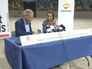 Signatura del conveni de col·laboració entre Repsol i la Coordinadora de Colles Castelleres de Catalunya