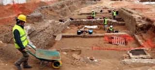 Excavació al solar de l&#039;antiga caserna de la Guàrdia Civil de Tarragona, on han aparegut les restes romanes