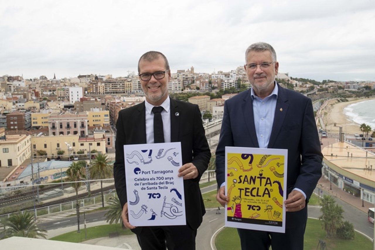 La trobada institucional ha acabat amb una fotografia de l’alcalde de Tarragona i del president del Port al mirador de la seu institucional de l&#039;Autoritat Portuària des d’on es pot admirar l’skyline de la ciutat