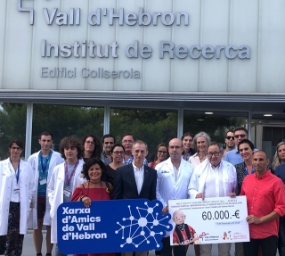 El Reus Deportiu i la Fundació Joan Petit Nens amb Càncer han fet aquest dijous una donació a la Vall d’Hebron Research Institute dels 60.000 euros recaptats