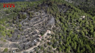 Vista aèria de la zona forestal afectada per un incendi al Coll Redó de Tortosa difosa pels Bombers, el 15 d&#039;octubre del 2020