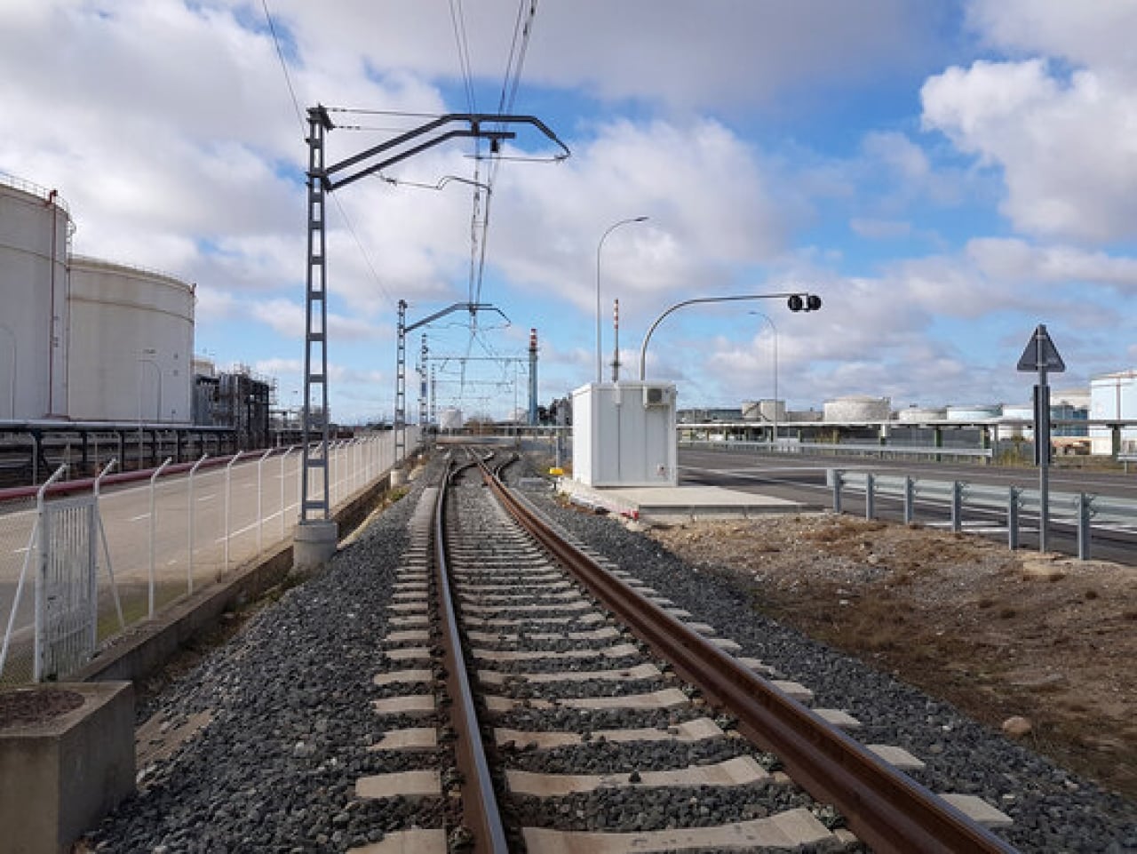 Imatge de la connexió de la xarxa ferroviària entre les infraestructures del Port de Tarragona i les d&#039;Adif