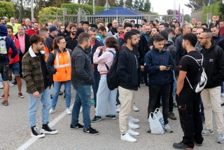 Treballadors d&#039;Idiada, concentrats davant les instal·lacions amb motius de la vaga del 17 d&#039;octubre