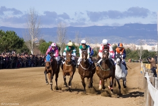 Imatge d&#039;arxiu d&#039;una cursa de cavalls del Cós de Sant Antoni