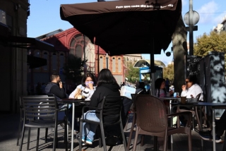 Imatge d&#039;arxiu de la terrassa d&#039;un restaurant al barri de Sant Antoni, el 14 d&#039;octubre del 2020 