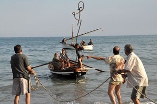 La Festa de l’Ormeig, -pesca tradicional de Cambrils-, recrearà aquest dissabte, a les 19h, l&#039;arribada de les barques del vi 