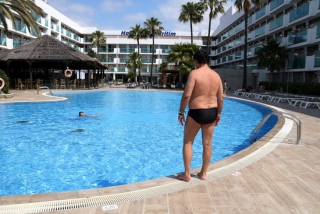 Imatge d&#039;arxiu de la piscina d&#039;un hotel de la Costa Daurada