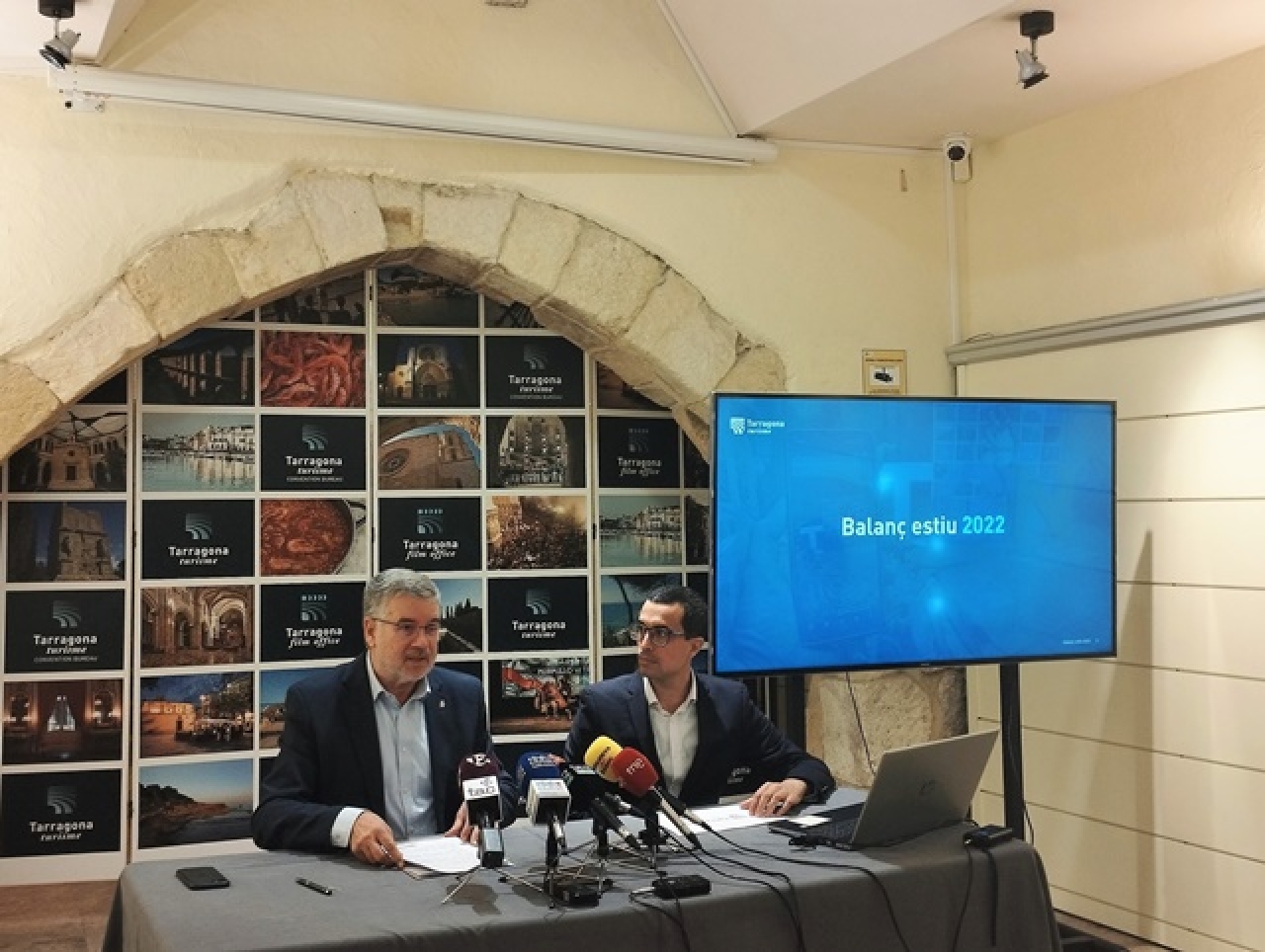 L&#039;alcalde de Tarragona, Pau Ricomà, i el director gerent del Patronat Municipal de Turisme de Tarragona, Víctor Franquet, han presentat el balanç de l&#039;estiu de 2022
