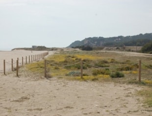 L&#039;espai delimitat a la platja Llarga de Tarragona.
