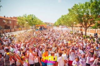 Imatge d&#039;arxiu d&#039;una Holi Colours, a les Festes Populars del barri de l&#039;Albada, a Tarragona