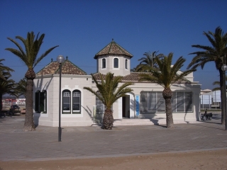 Edifici de Cal Bofill, a Baix a Mar