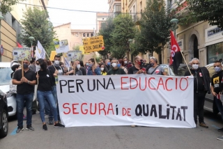 Imatge de la capçalera de la concentració davant els serveis territorials d&#039;Educació a Tarragona, en motiu de la vaga convocada per CGT i ASPEPC-SPS., el 9 d&#039;octubre del 202