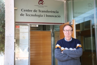 Josep Lluís Domingo, catedràtic de Toxicologia i director de TecnATox, responsable de l&#039;estudi sobre la química i la salut de la població tarragonina, davant d&#039;un centre de la Fundació URV a Tarragona, el gener del 2020