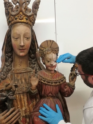 La restauració de la imatge de Santa Maria, popularment coneguda com la &quot;Mare de Déu del cor&quot; és una talla de fusta, i presideix l’església de Santa Maria la Major de Montblanc