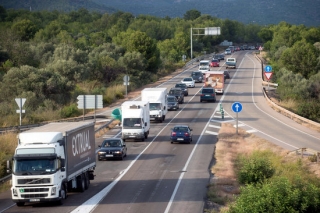 Els camions fent la marxa lenta a l&#039;N-340 a Sant Carles de al Ràpita, l&#039;11 d&#039;octubre de 2018