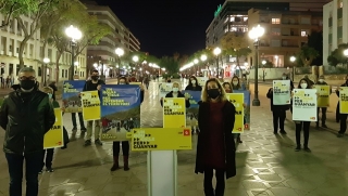 La CUP ha iniciat la campanya a Tarragona, on ha participat la cap de llista per la circumscripció, Laia Estrada, i el número dos per Barcelona, Carles Riera