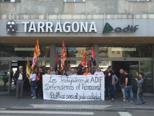 Un grup de treballadors d&#039;ADIF ha protagonitzat aquest divendres la segona aturada convocada a l&#039;estació de Tarragona.