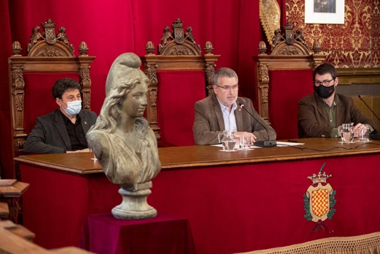  L’alcalde de Tarragona, Pau Ricomà, ha presidit aquest matí la celebració institucional del Dia dels Valors Republicans, amb la presència del bust de la República, datat de la Segona República