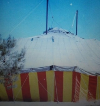 La carpa de circ on hi havia la discoteca La Cage