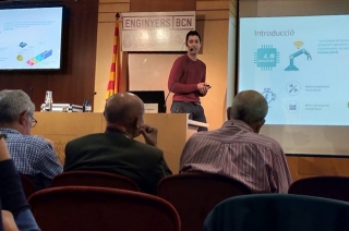 Leonard Ruiz durant la presentació del seu Treball de Fi de Màster al Col·legi d&#039;Enginyers de Barcelona.
