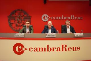 El president de la Cambra de Reus, Mario Basora, amb el regidor Òscar Subirats i el gerent de la Cambra, Jaume Llosas, durant la presentació dels Premis Cambra 2023