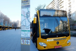 Els primers 10 autobusos de la nova flota de Reus Transport s’han presentat aquest dissabte 9 de març a la plaça de la Llibertat 