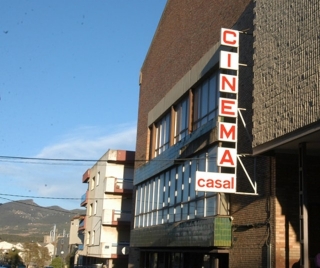 Imatge d&#039;arxiu de l&#039;exterior de l&#039;edifici del Teatre Cinema del Casal Montblanquí