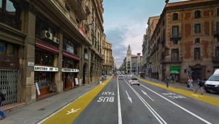 Proposen més zones per a vianants per fomentar els desplaçaments a peu i potenciar l’ús de la bici i la moto per sobre dels cotxes, semblant a les de la Via Laietana de Barcelona