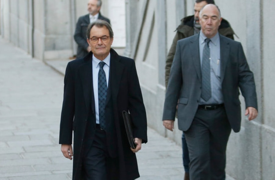 L&#039;expresident de la Generalitat Artur Mas es dirigeix cap al Tribunal Suprem, on declara davant el jutge Llarena